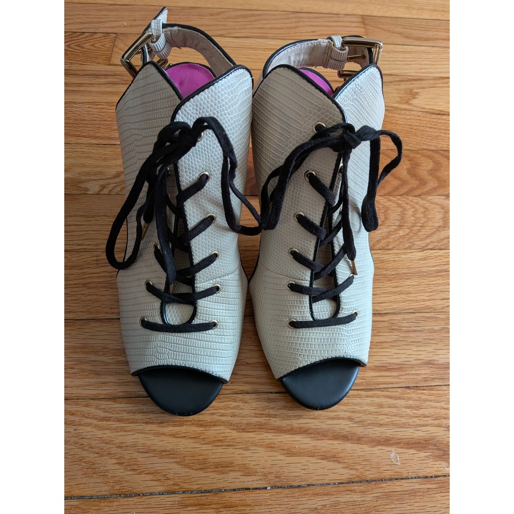 Juicy‎ Couture Cream Black Lizard Embossed Lace Up Block Heel Sandals Size 8.5